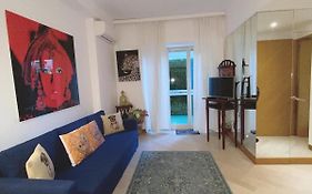 Suite Apartment In Mc Center, 5Min Walk To Casino & Port Hercules And 1Min From Underground Train Station, Next To P